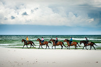jazda konna na plaży, fotograf Dębki, fotografia rodzinna Dębki, fotograf rodzinny pomorskie