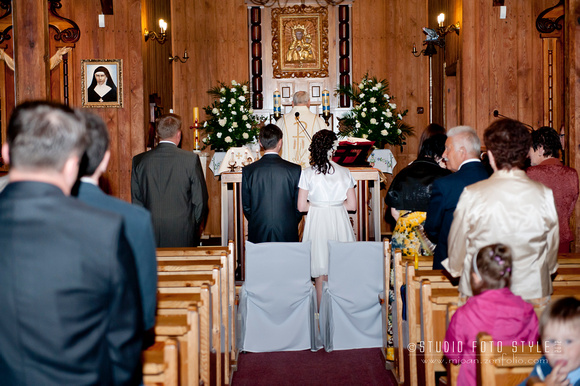 Ślub w Dębkach w Kościele Zmartchwychstańców