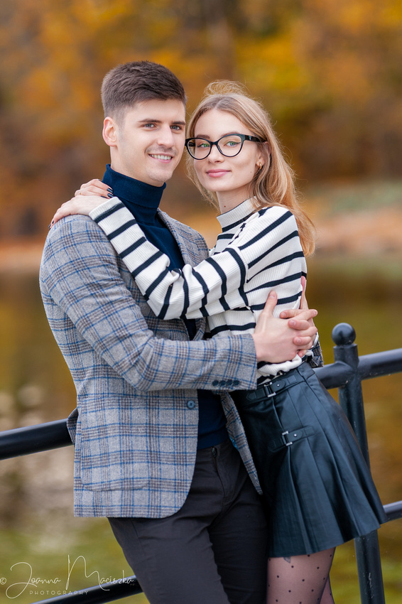 romantyczna sesja narzeczeńska w plenerze