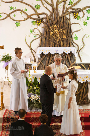 zdjęcia ze ślubu w kościele w Gdyni