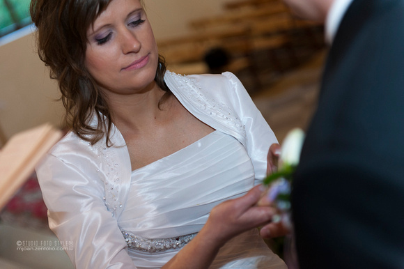 zdjęcia ze ślubu w kościele w Gdyni