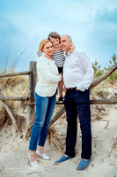 Rodzinna sesja zdjęciowa  na plaży z Ksawerym