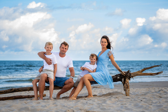 fotograf rodzinny  Dębki, fotograf rodzinny Puck,  sesja rodzinna nad morzem w Dębkach, fotograf Łeba