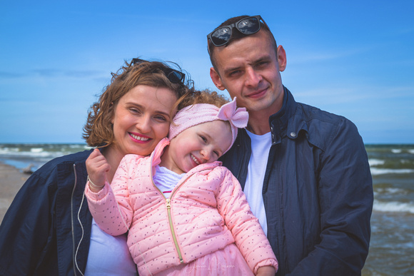 Urodzinowe zdjęcia rodzinne na plaży w Jastrzębiej Górze