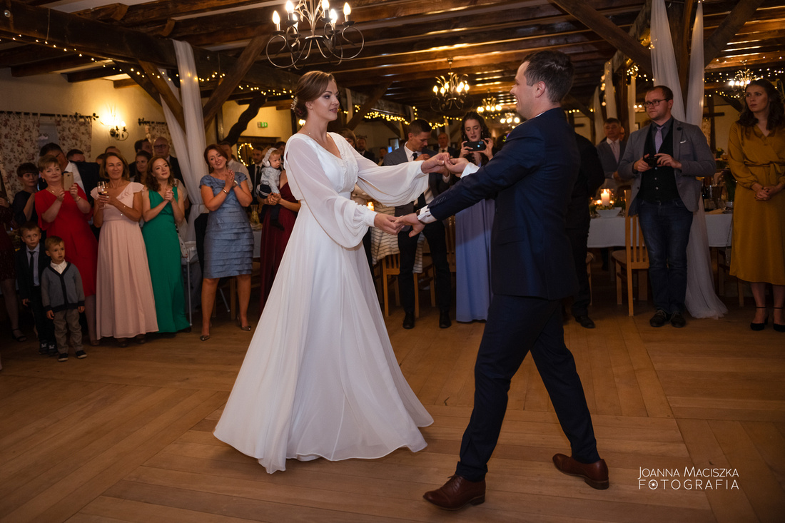 Pierwszy taniec Młodej Pary w Ziołowym Zakątku w Korycina