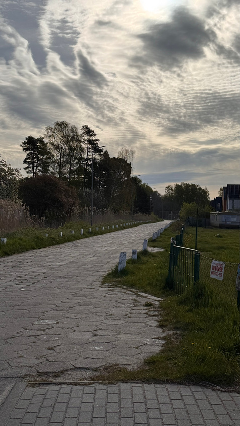gdzie można zaparkować w Dębkach